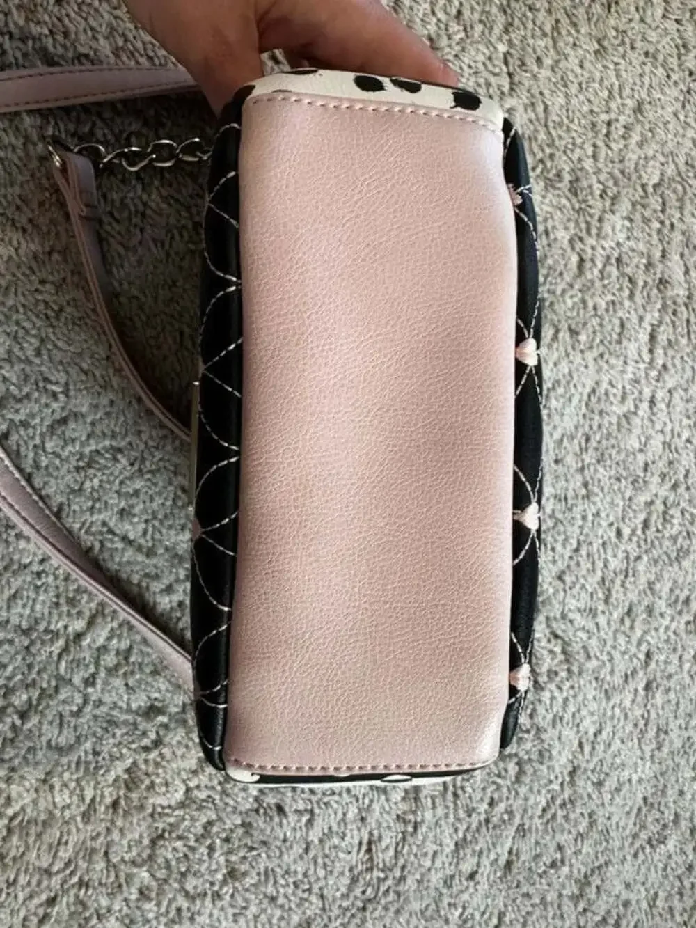 Betsey Johnson Black White Pink Quilted Heart Crossbody Detachable Strap Zip Mag